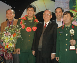 100 enterprises receive “Enterprises of integration and development” award